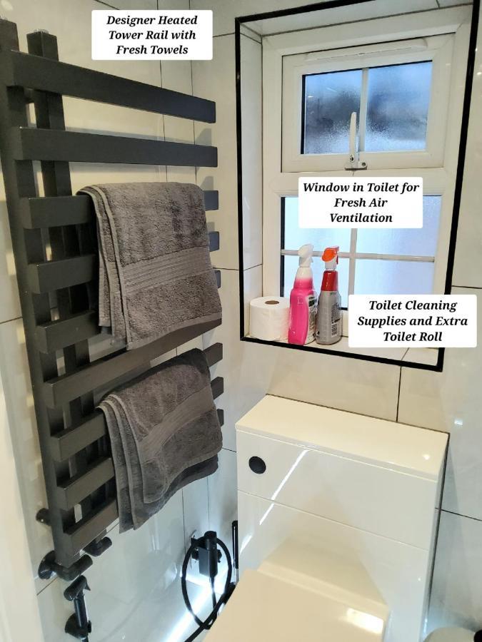 Air Conditioned Modern Double Bed Room With Private Attached Bathroom - Free Parking - Near London Heathrow Airport & Southall Broadway ภายนอก รูปภาพ